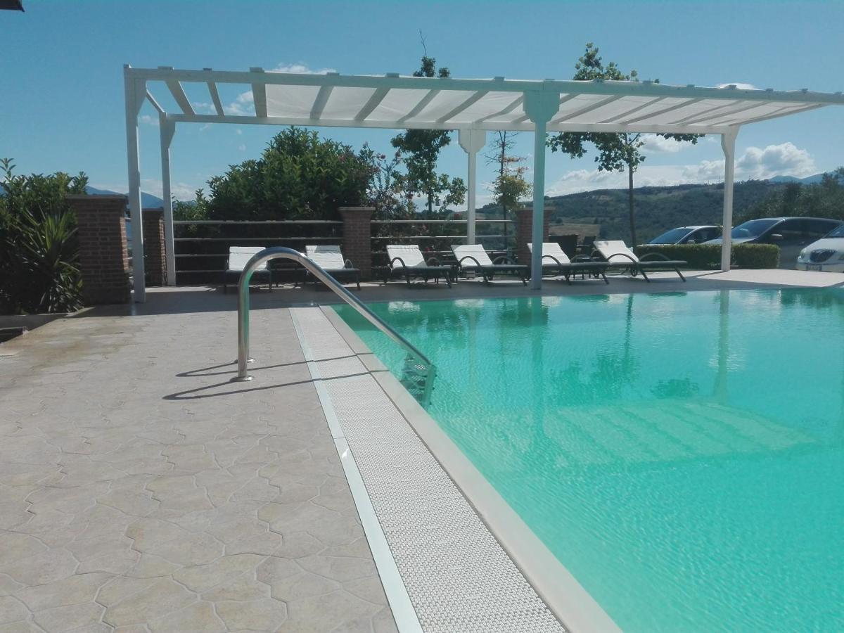 Villa Santoro Ai Tre Ulivi Con Piscina Privata Caiazzo Eksteriør bilde