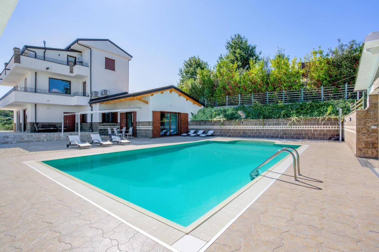 Villa Santoro Ai Tre Ulivi Con Piscina Privata Caiazzo Eksteriør bilde