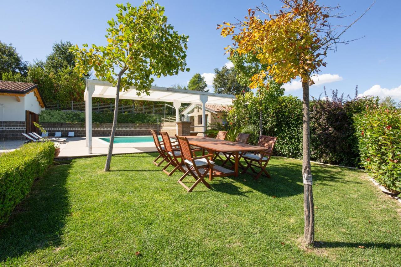 Villa Santoro Ai Tre Ulivi Con Piscina Privata Caiazzo Eksteriør bilde