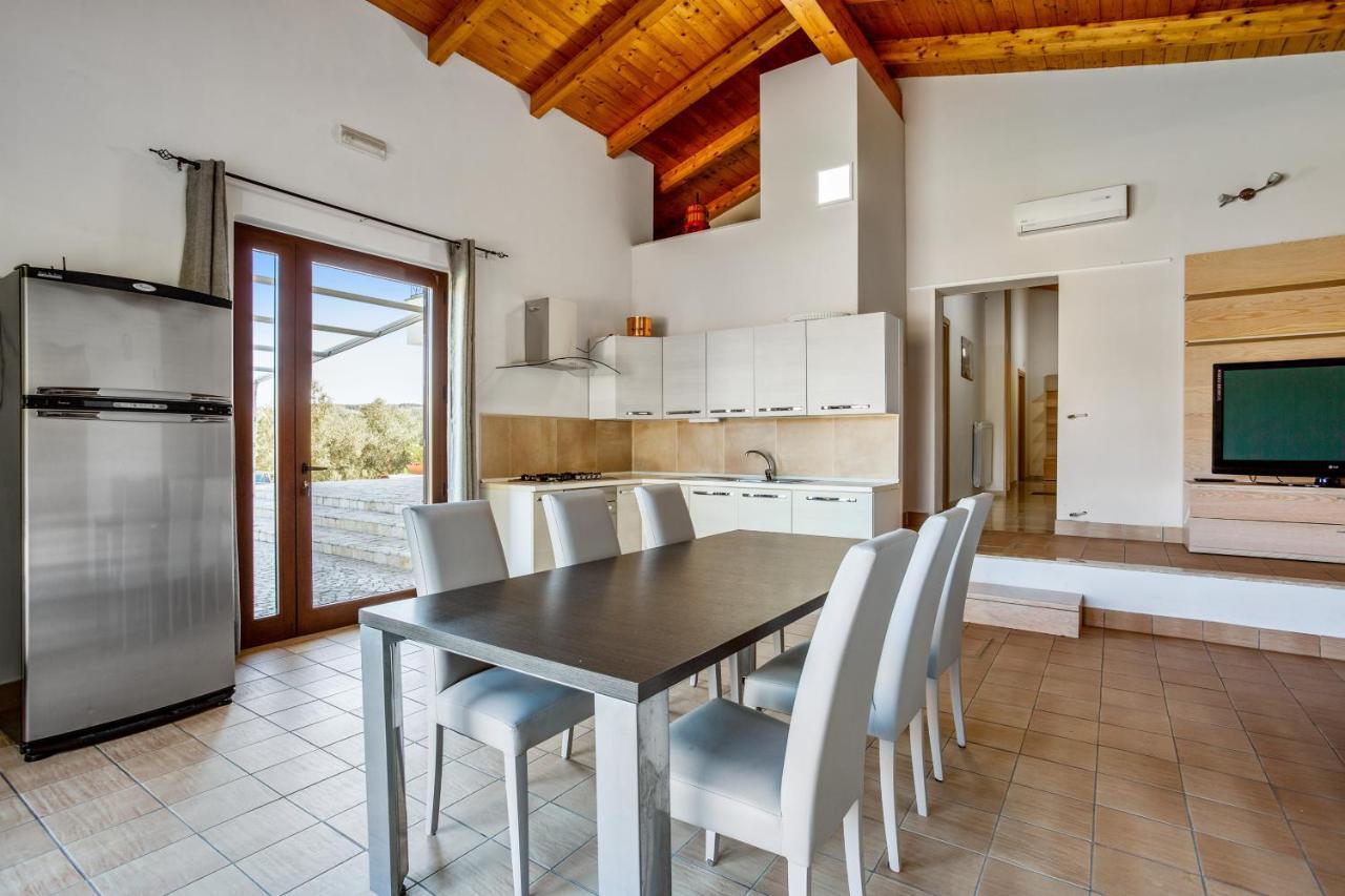 Villa Santoro Ai Tre Ulivi Con Piscina Privata Caiazzo Eksteriør bilde