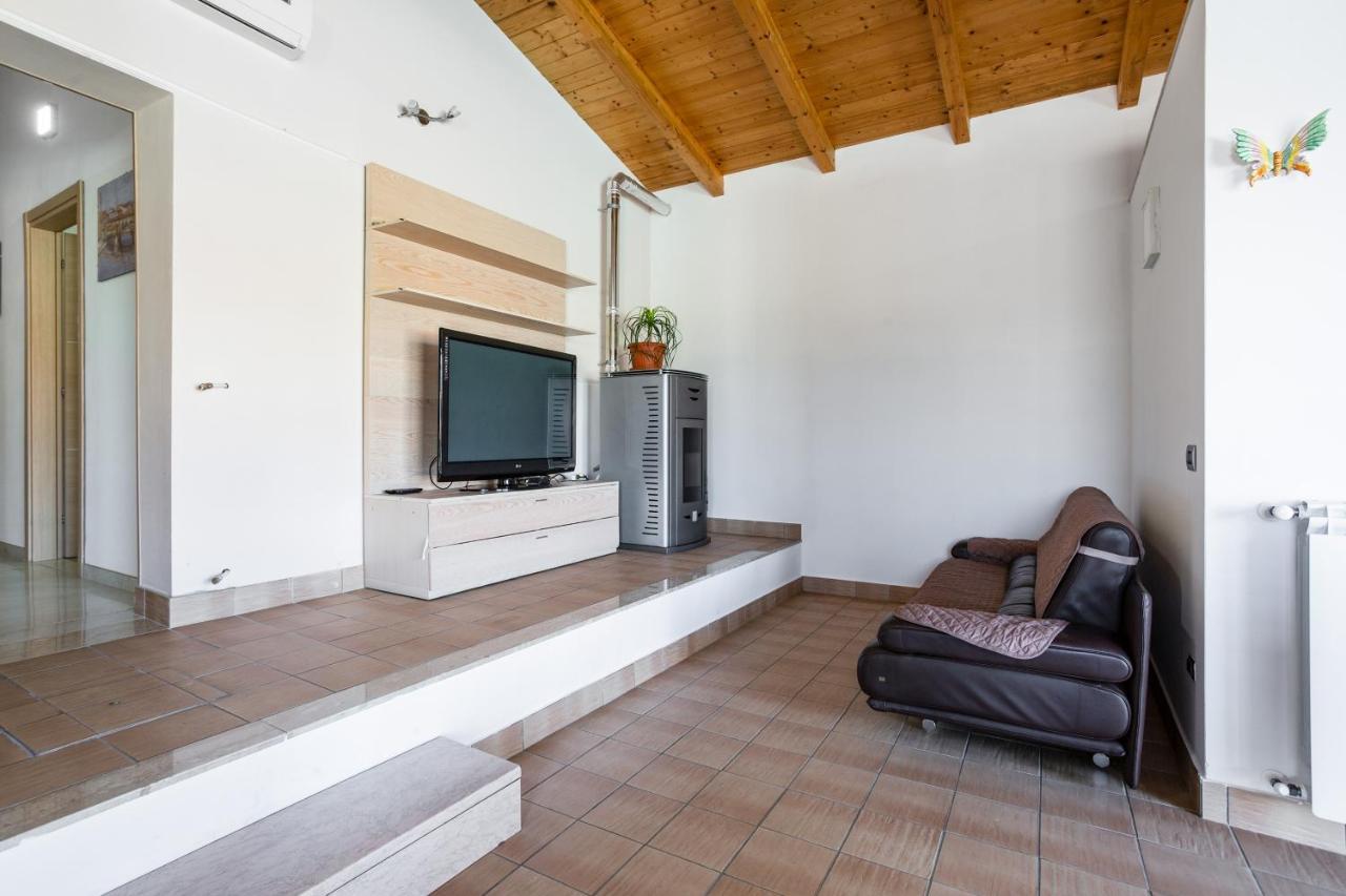 Villa Santoro Ai Tre Ulivi Con Piscina Privata Caiazzo Eksteriør bilde