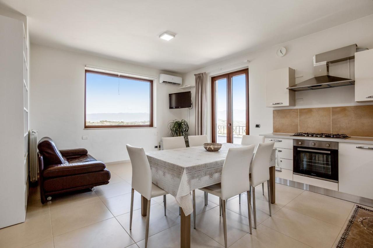 Villa Santoro Ai Tre Ulivi Con Piscina Privata Caiazzo Eksteriør bilde