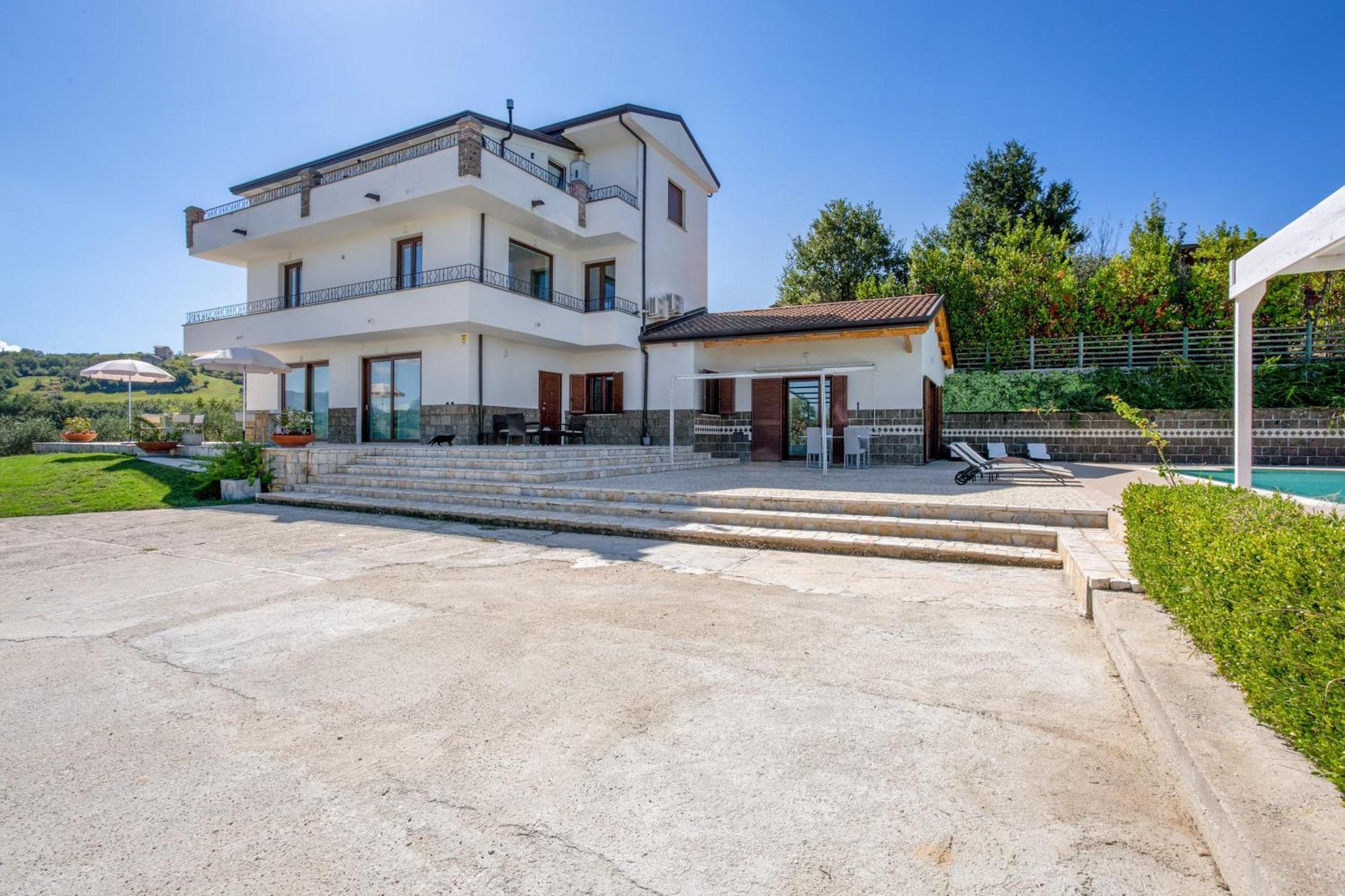 Villa Santoro Ai Tre Ulivi Con Piscina Privata Caiazzo Eksteriør bilde